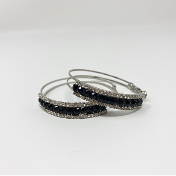 ⭐️4/$20⭐️ Black Hoop Earrings - Picture 1 of 1